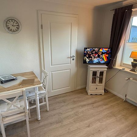 Ferienwohnung „Ole Karkenwech“ Husum-Roedemis Гузум Екстер'єр фото